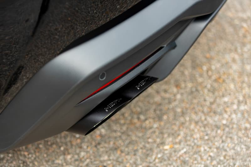 MBRP Vehicle Specific Black Tips - Photo - Close Up